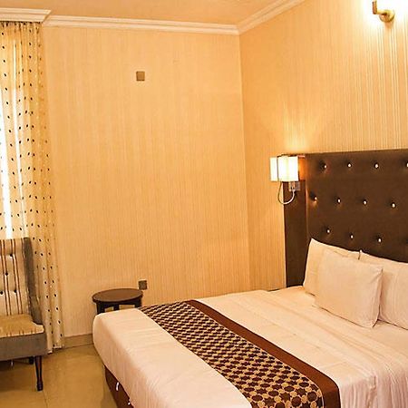 Lakeem Suites Agboyin Surulere Lagos Exterior foto